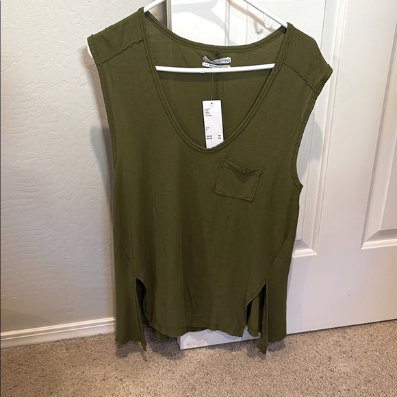 Urban Outfitters Tops - NWT Urban Outfitters Olive Green Sleeveless Top,S-P